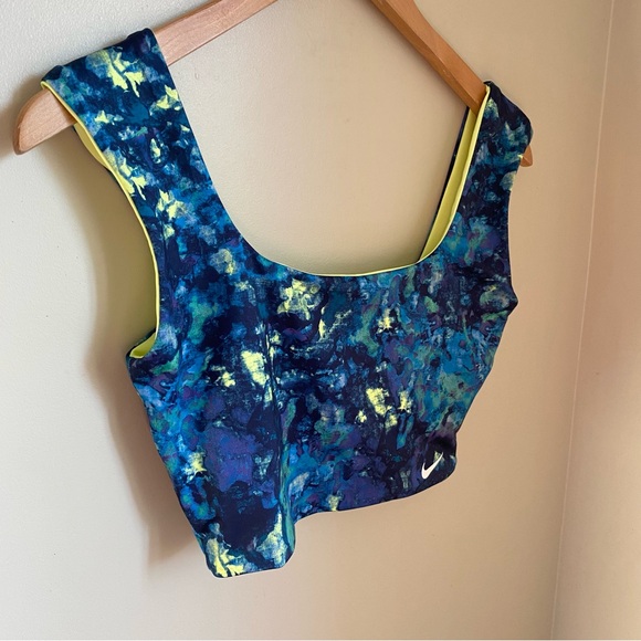 Nike Women's Earth Dye Reversible Crop Swim Top Size Medium - Picture 3 of 11